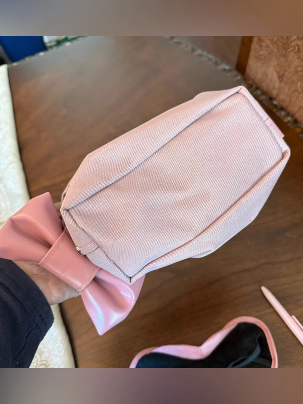 VIKTOR & ROLF Pink Travel Bag with Bow, Pen & Eye Mask from KLM